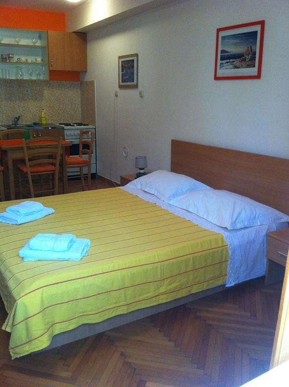 Studios Ana Mari Komiža Quarto foto
